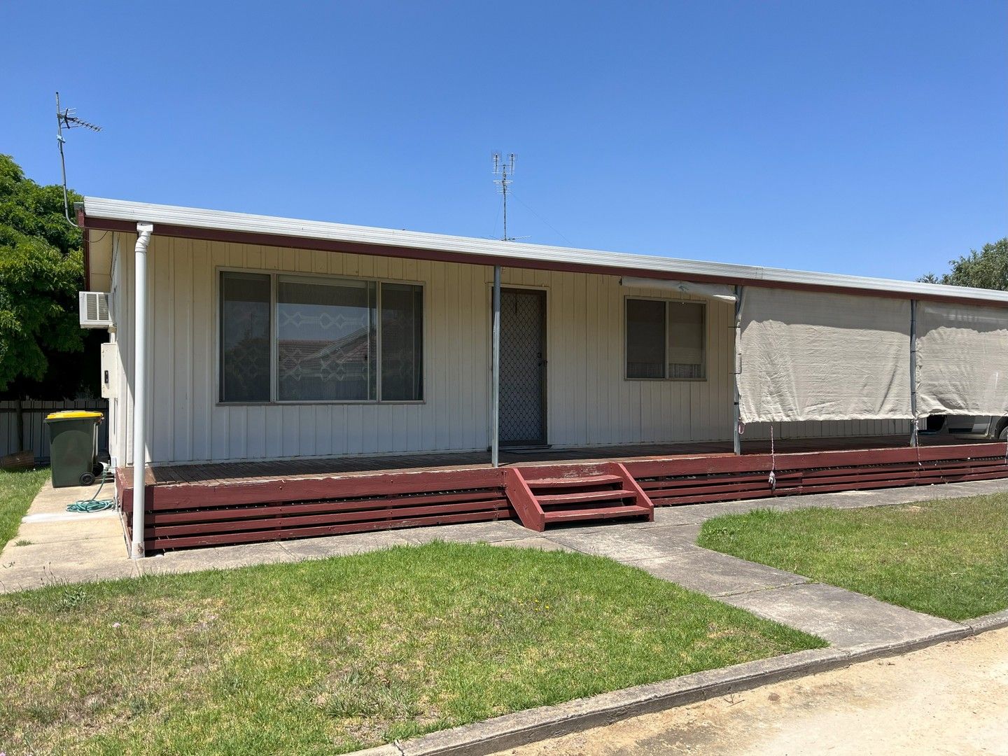 3 bedrooms Apartment / Unit / Flat in 1/248 Smith Street NARACOORTE SA, 5271