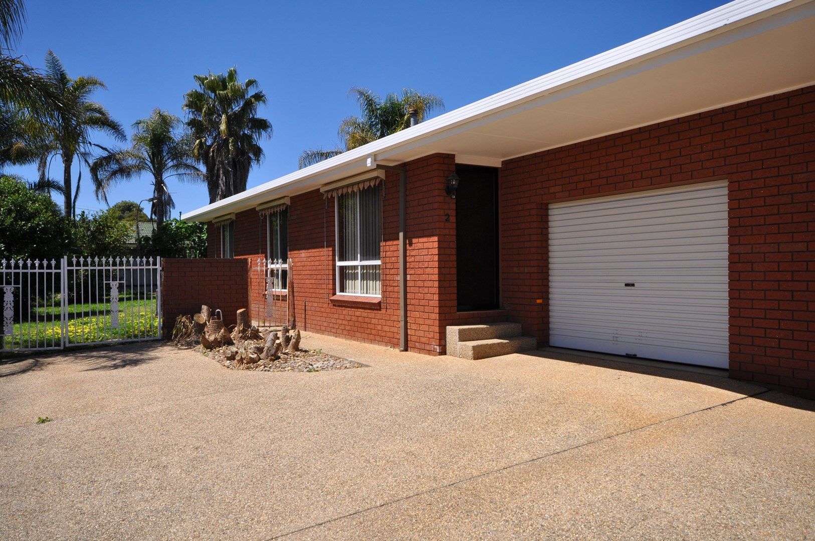 2/482 Heriot Street, Lavington NSW 2641, Image 0