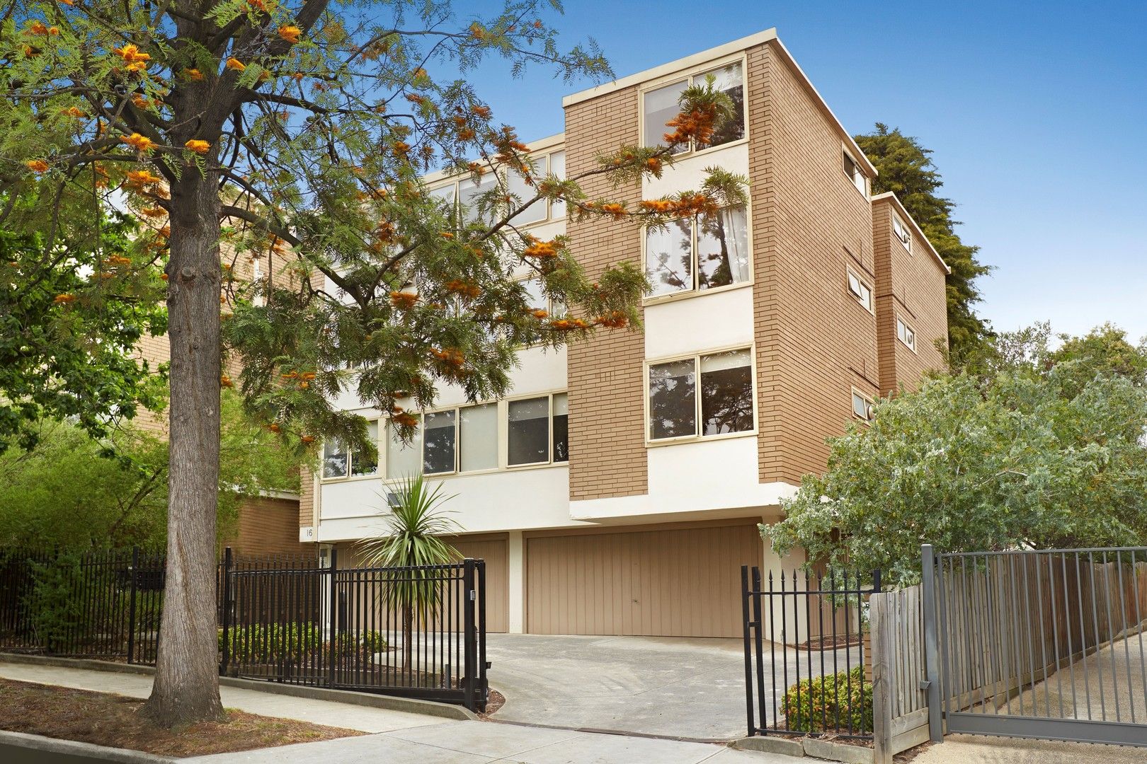 2 bedrooms Apartment / Unit / Flat in 30/16 Kensington Road SOUTH YARRA VIC, 3141