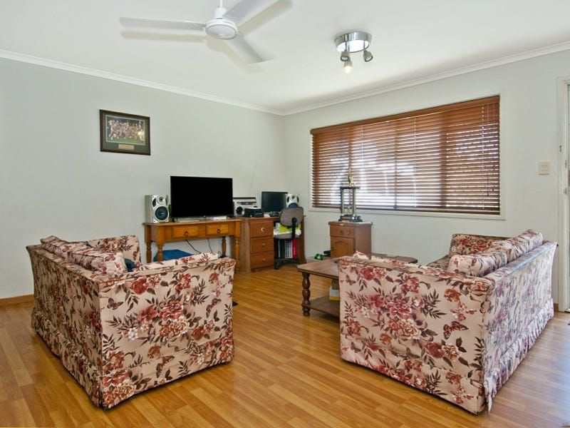 7 Japonica Street, Eagleby QLD 4207, Image 2