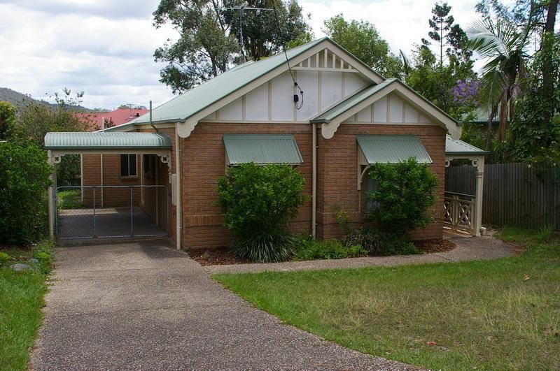 7 Junction Street, Samford Village Property History & Address