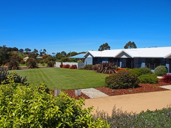 4 Kennedia Place, Swansea TAS 7190