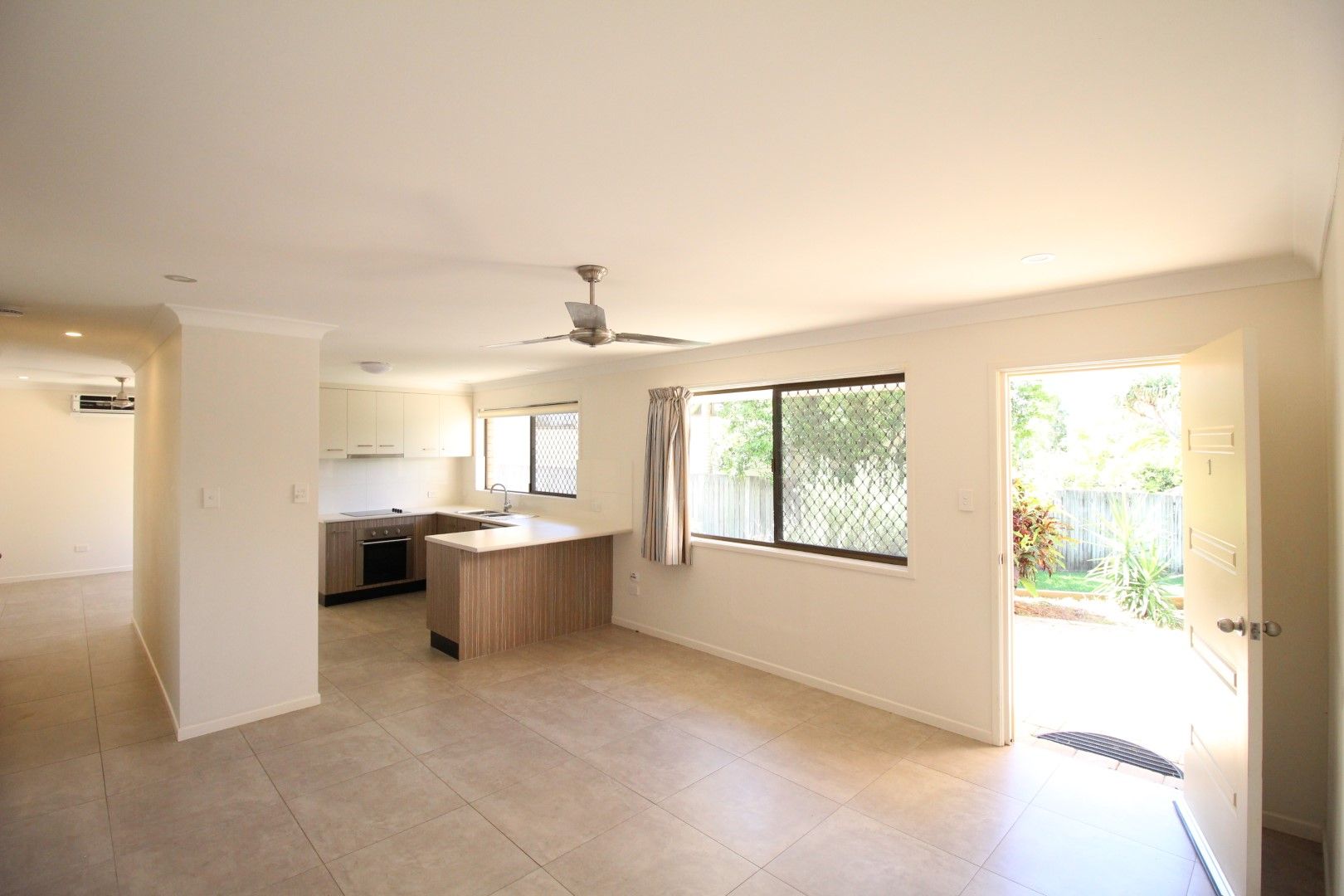 1/9 Justin Court, Moffat Beach QLD 4551, Image 2