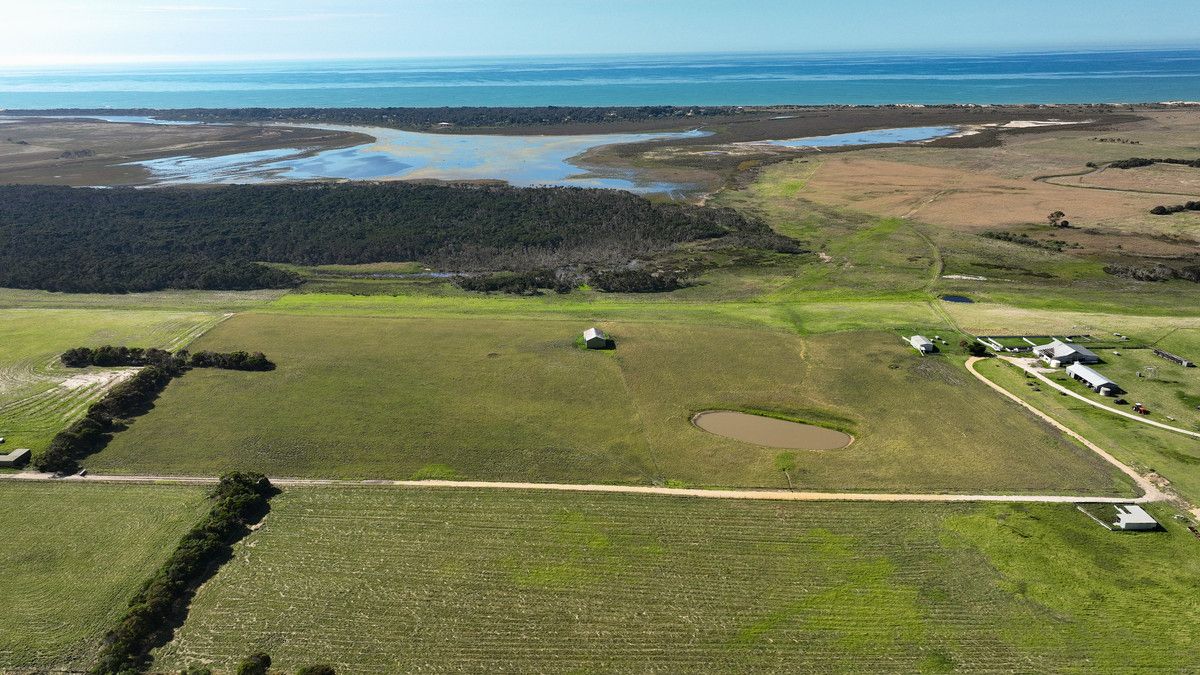 3 bedrooms Rural in 205 McGuinness Road SEASPRAY VIC, 3851