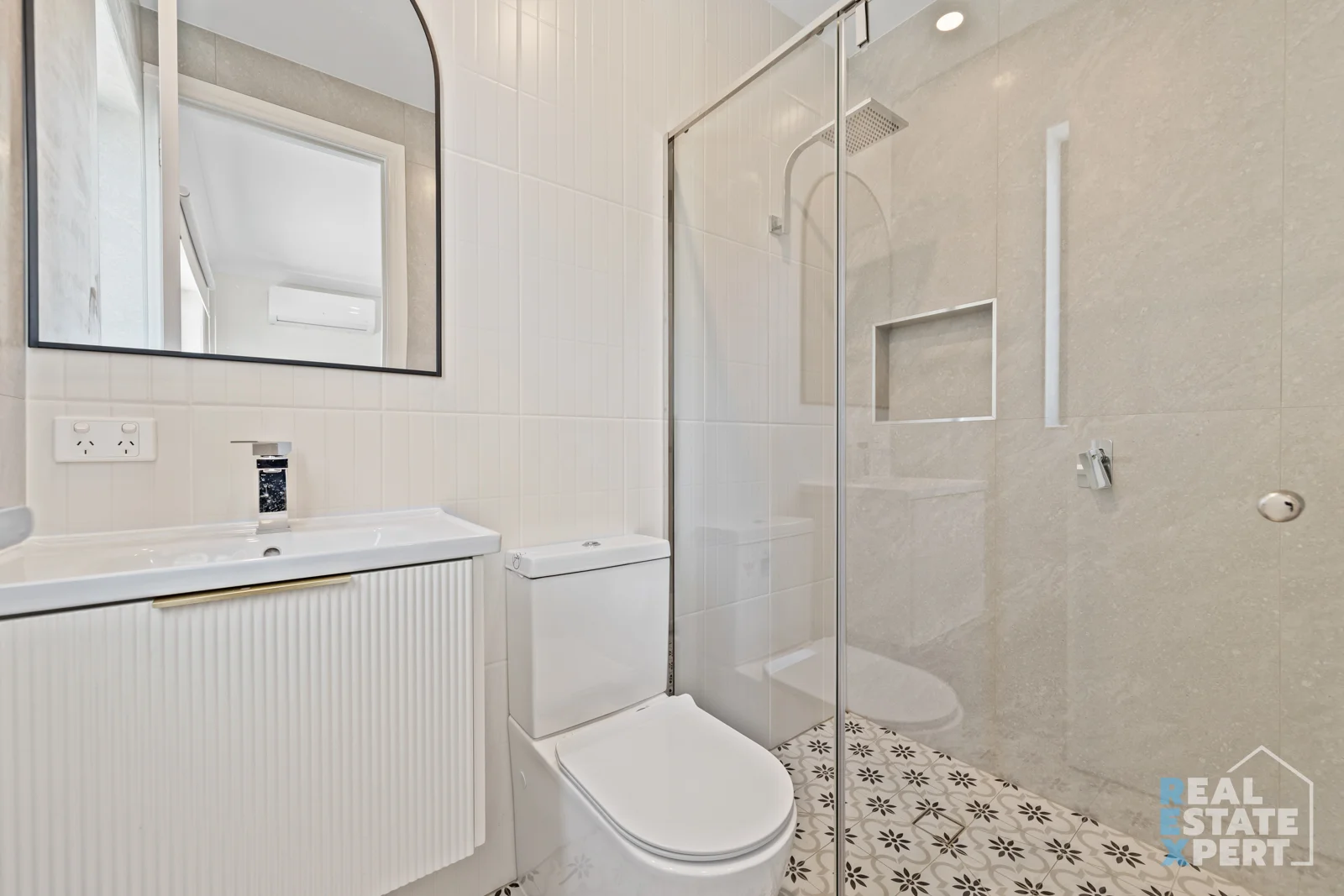 Additional image 11 of 2/5 Sylvanwood Crescent, Narre Warren VIC 3805