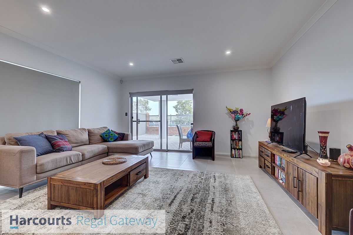 8 Tiliqua Crescent, Wandi WA 6167, Image 2