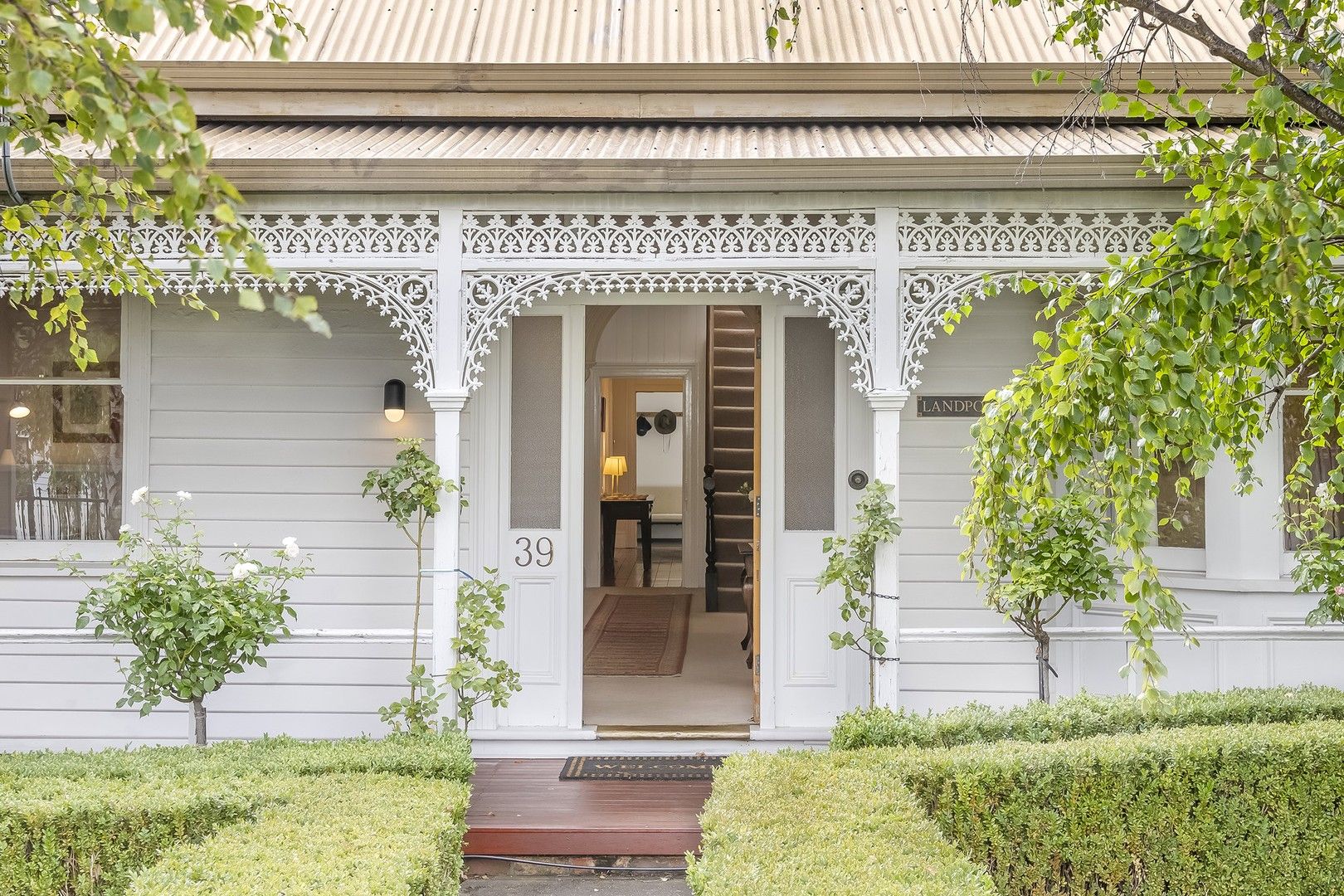 5 bedrooms House in 39 Bishop St NEW TOWN TAS, 7008