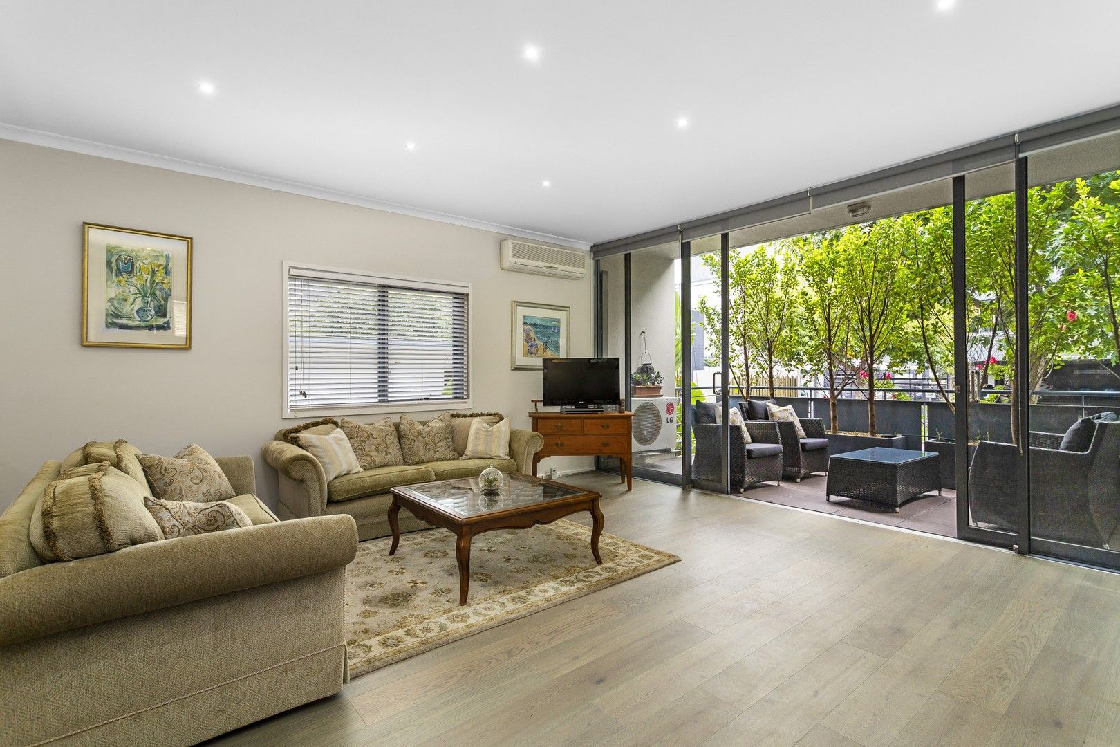 2 bedrooms Apartment / Unit / Flat in 2/95 Dodds Street SOUTHBANK VIC, 3006