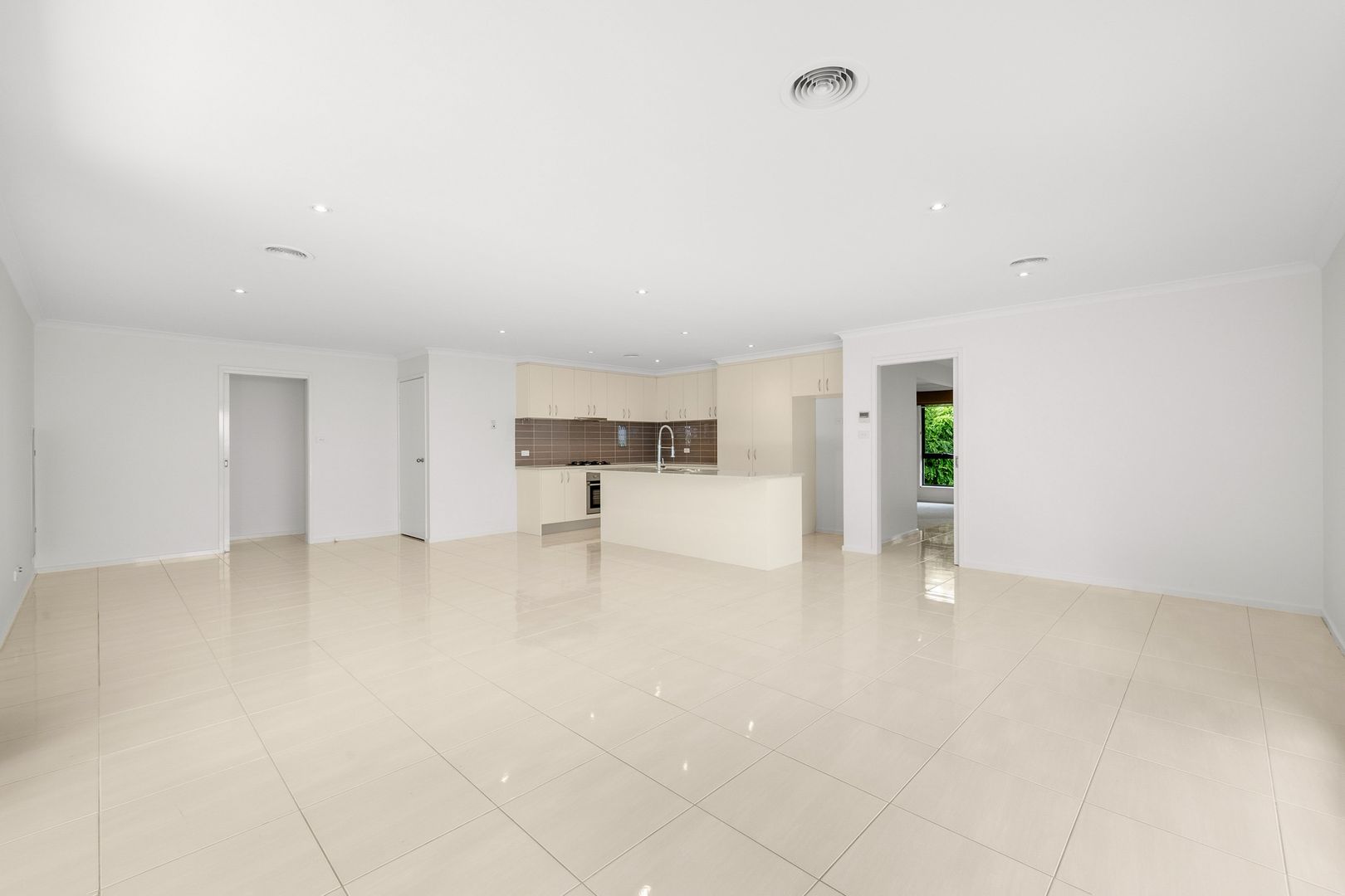 8 Chiesa Street, Forde ACT 2914, Image 2