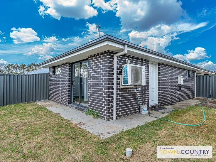 Additional image 11 of 2/13 Sunrise Crescent, Armidale NSW 2350