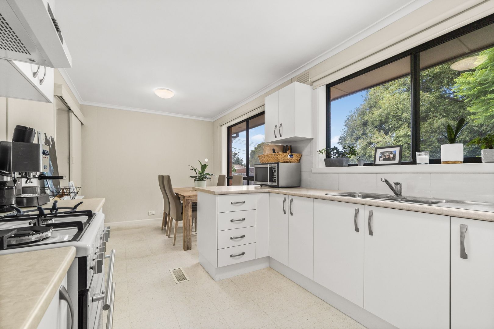 988 Centre Road, Oakleigh South VIC 3167, Image 2