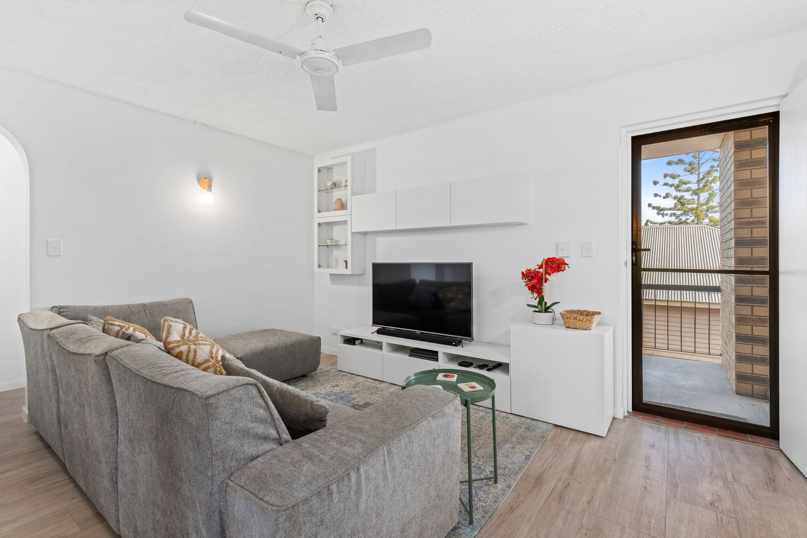 1/55 Central Avenue, Indooroopilly QLD 4068, Image 2