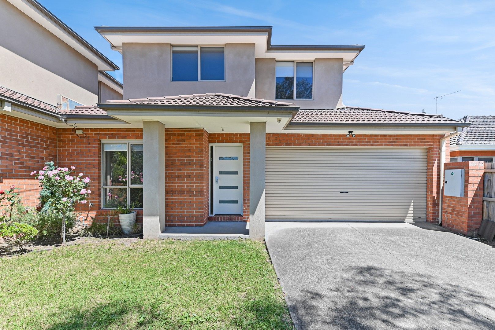 3 bedrooms Townhouse in 3B Kenilworth Crescent GLEN WAVERLEY VIC, 3150