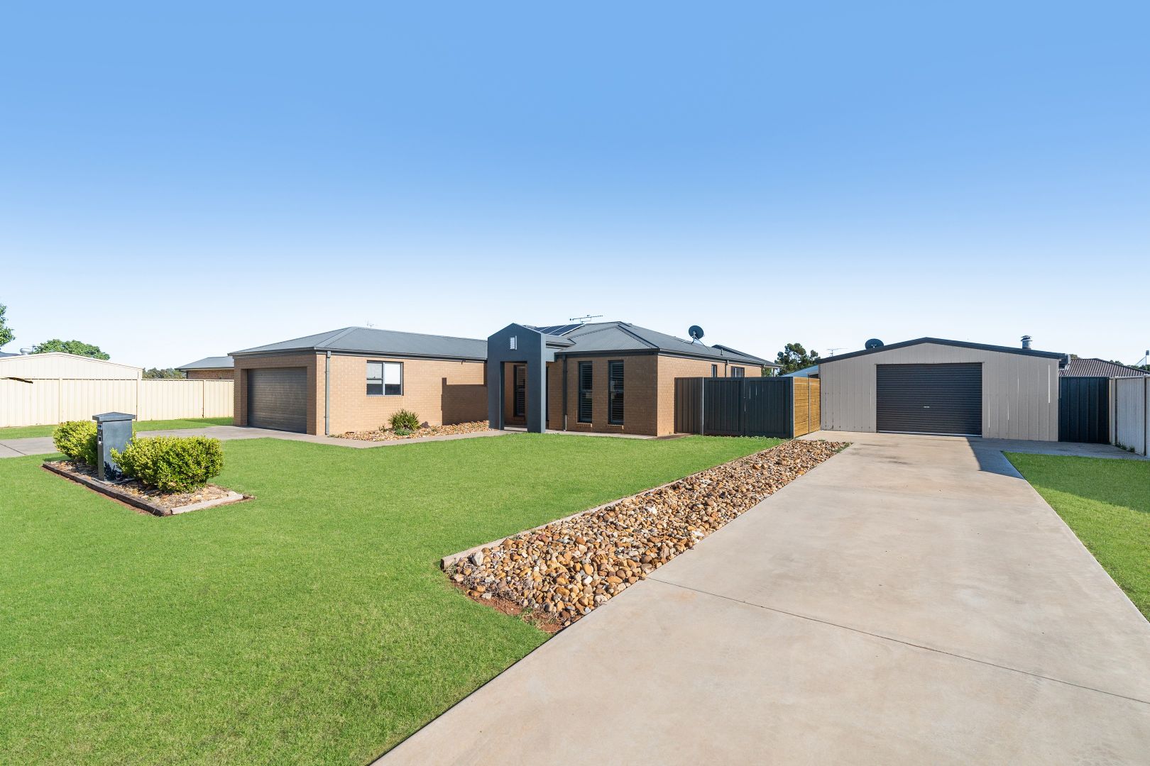 30 Carrington Drive, Leeton NSW 2705, Image 2