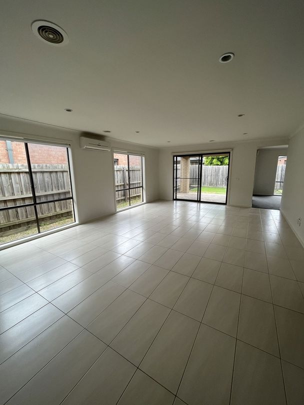 4 bedrooms House in 6 Spirit Avenue DOREEN VIC, 3754