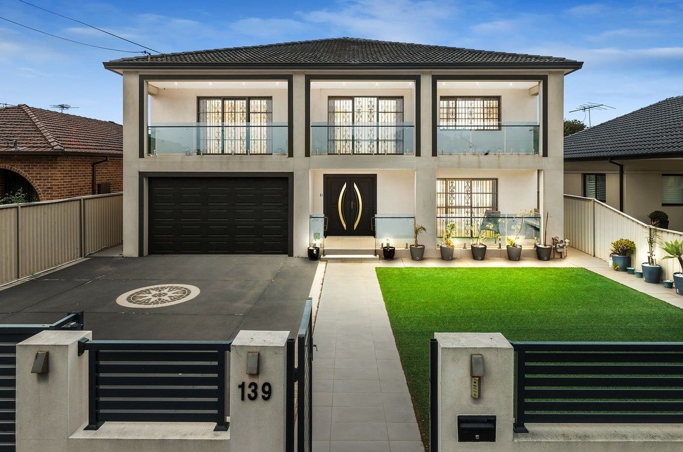 4 bedrooms House in 139 King Street MASCOT NSW, 2020