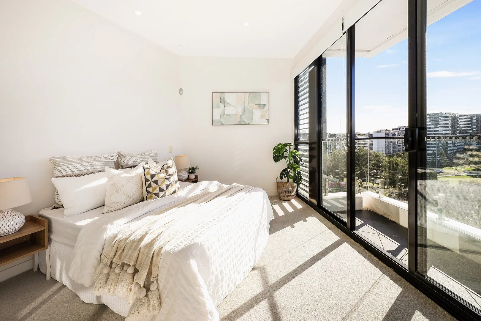 A Premium Outlook Across City Lights, Parklands & Waterways - More
