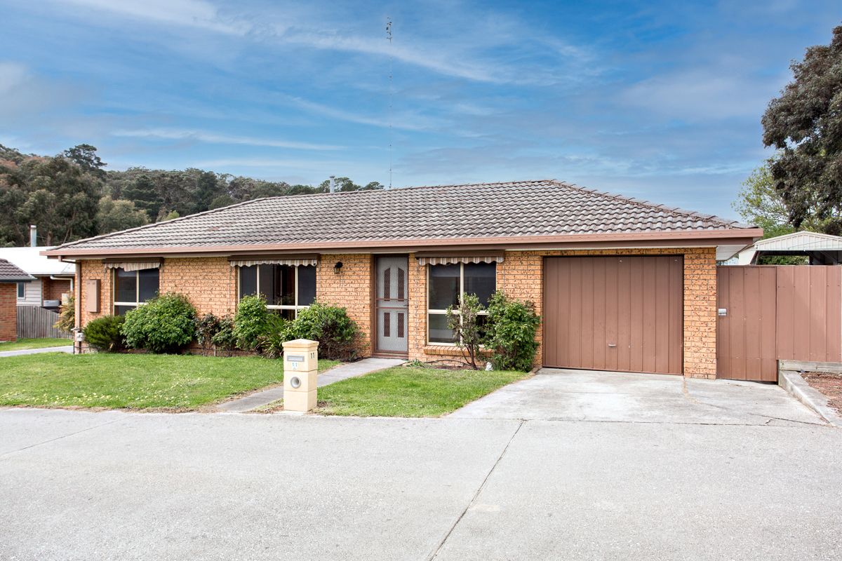 11 Florence Court, Brown Hill VIC 3350