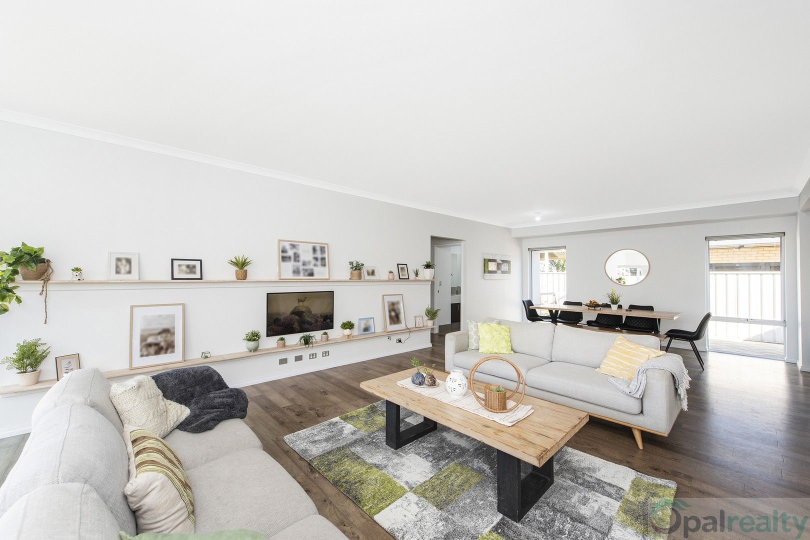 5 bedrooms House in 12 Villaret Terrace SECRET HARBOUR WA, 6173