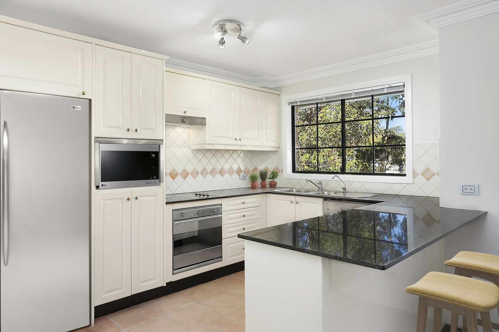 10A/7 Macmahon Place, Menai NSW 2234, Image 2