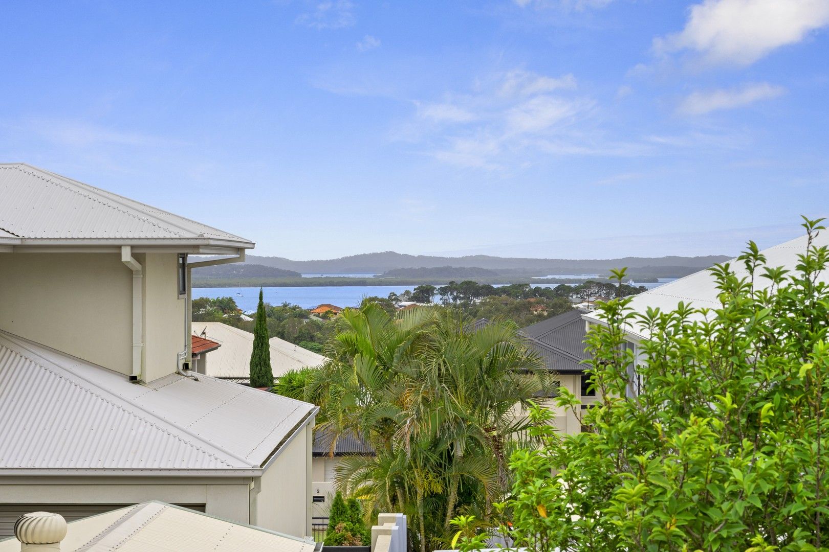 5 bedrooms House in 3 Orpheus Pl REDLAND BAY QLD, 4165