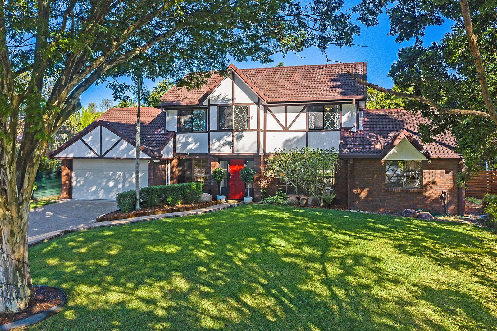 5 bedrooms House in 5 Eurella Street KENMORE QLD, 4069