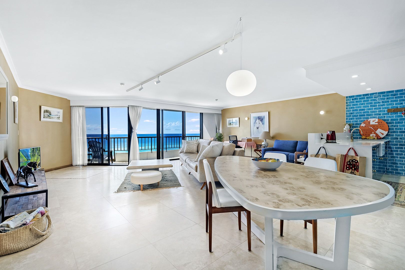 7C/828 Pacific Parade, Currumbin QLD 4223, Image 2