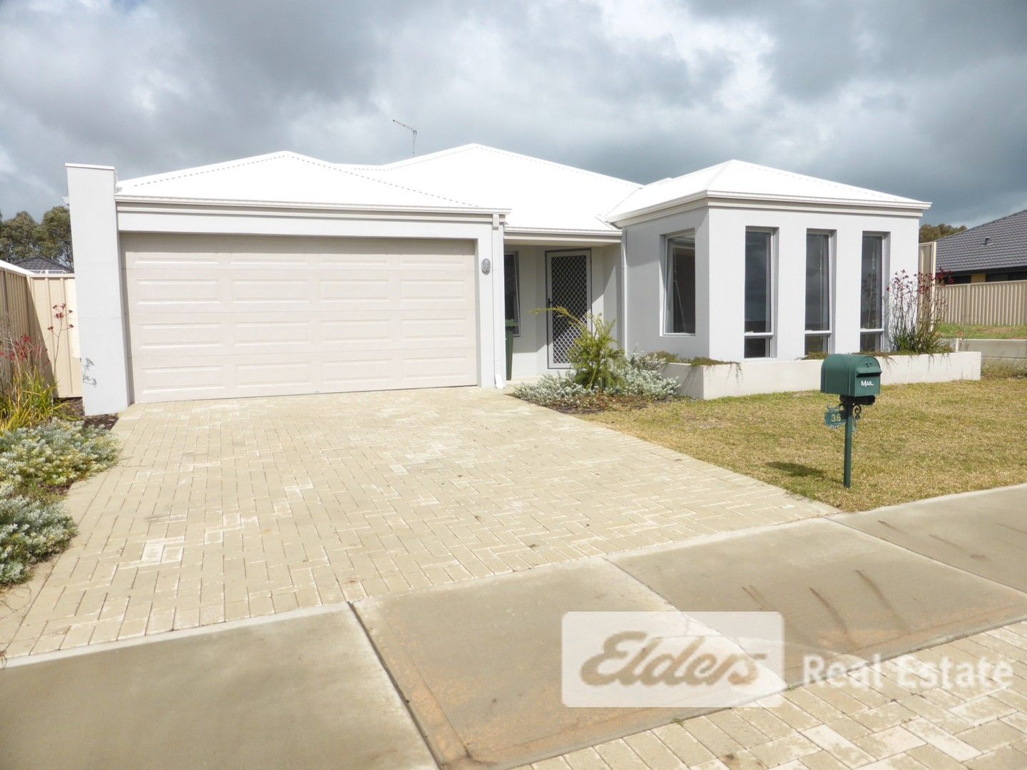 4 bedrooms House in 36 Sorrento Turn SECRET HARBOUR WA, 6173