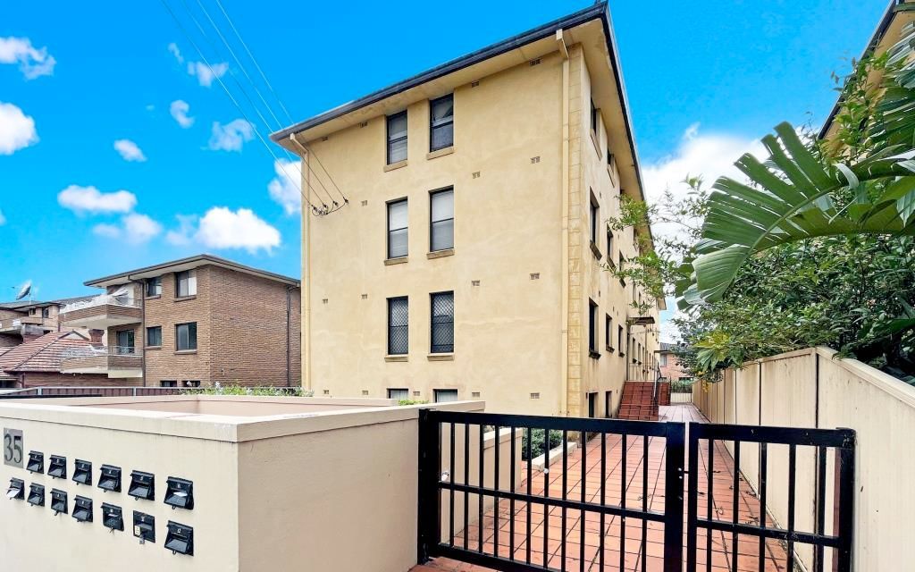 2 bedrooms Apartment / Unit / Flat in 12/35 Harris Street HARRIS PARK NSW, 2150