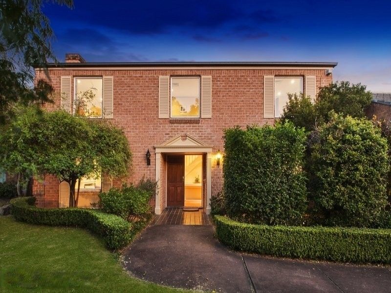 House in 25 Gilbert Road, CASTLE HILL NSW, 2154