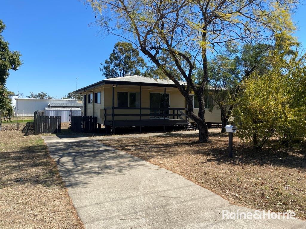 3 bedrooms House in 15 Murphy Street DYSART QLD, 4745