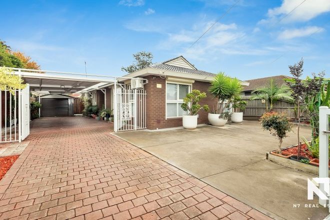 Picture of 2 Witchwood Close, ALBANVALE VIC 3021