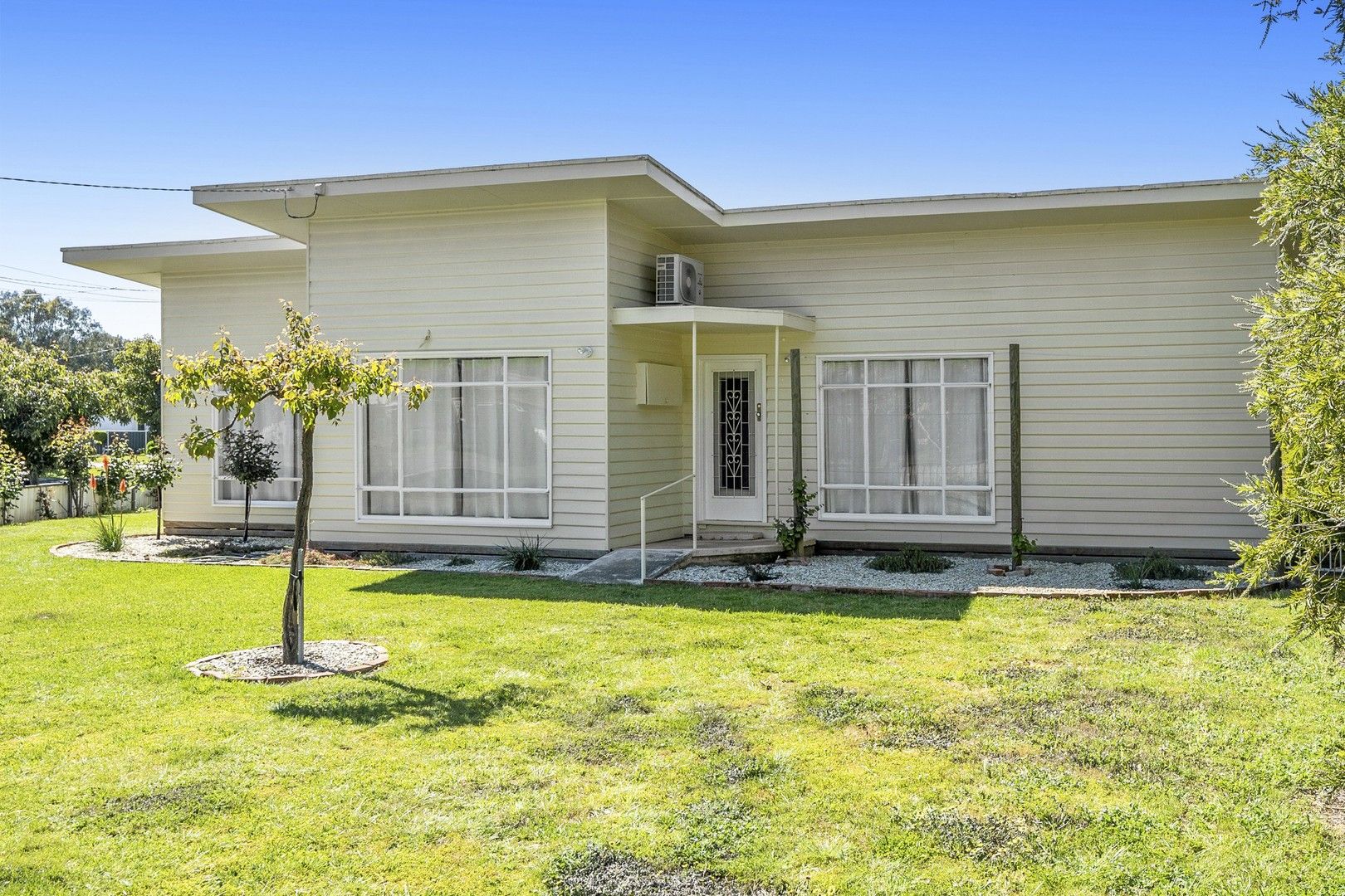 2 Jean Crescent, Benalla VIC 3672, Image 0