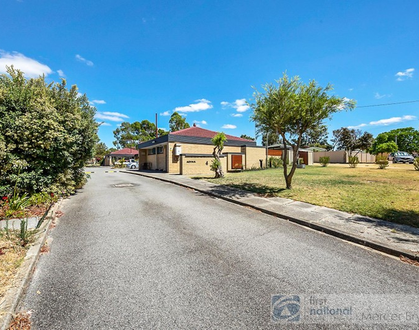 2/4 Uldina Place, Pinjarra WA 6208