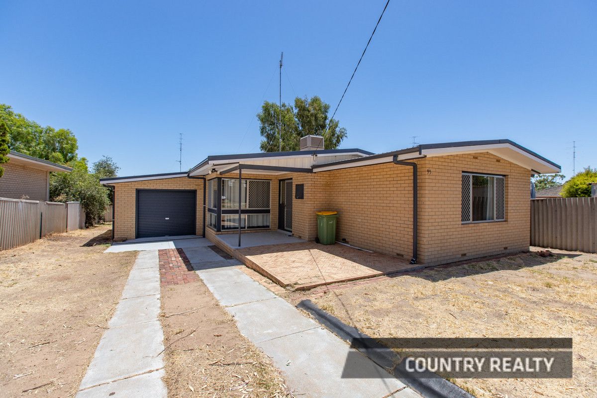 3 bedrooms House in 95 Hutt Street NORTHAM WA, 6401
