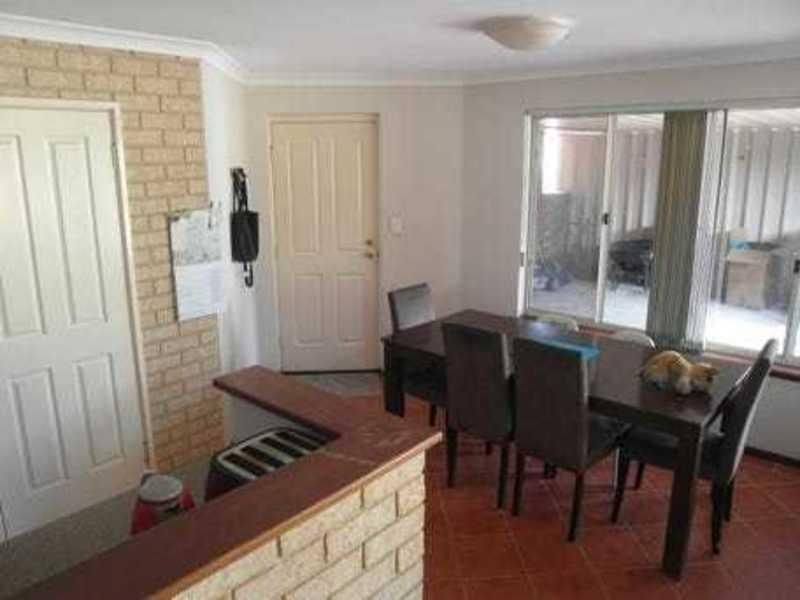 4 bedrooms House in 53 Discovery Drive THORNLIE WA, 6108