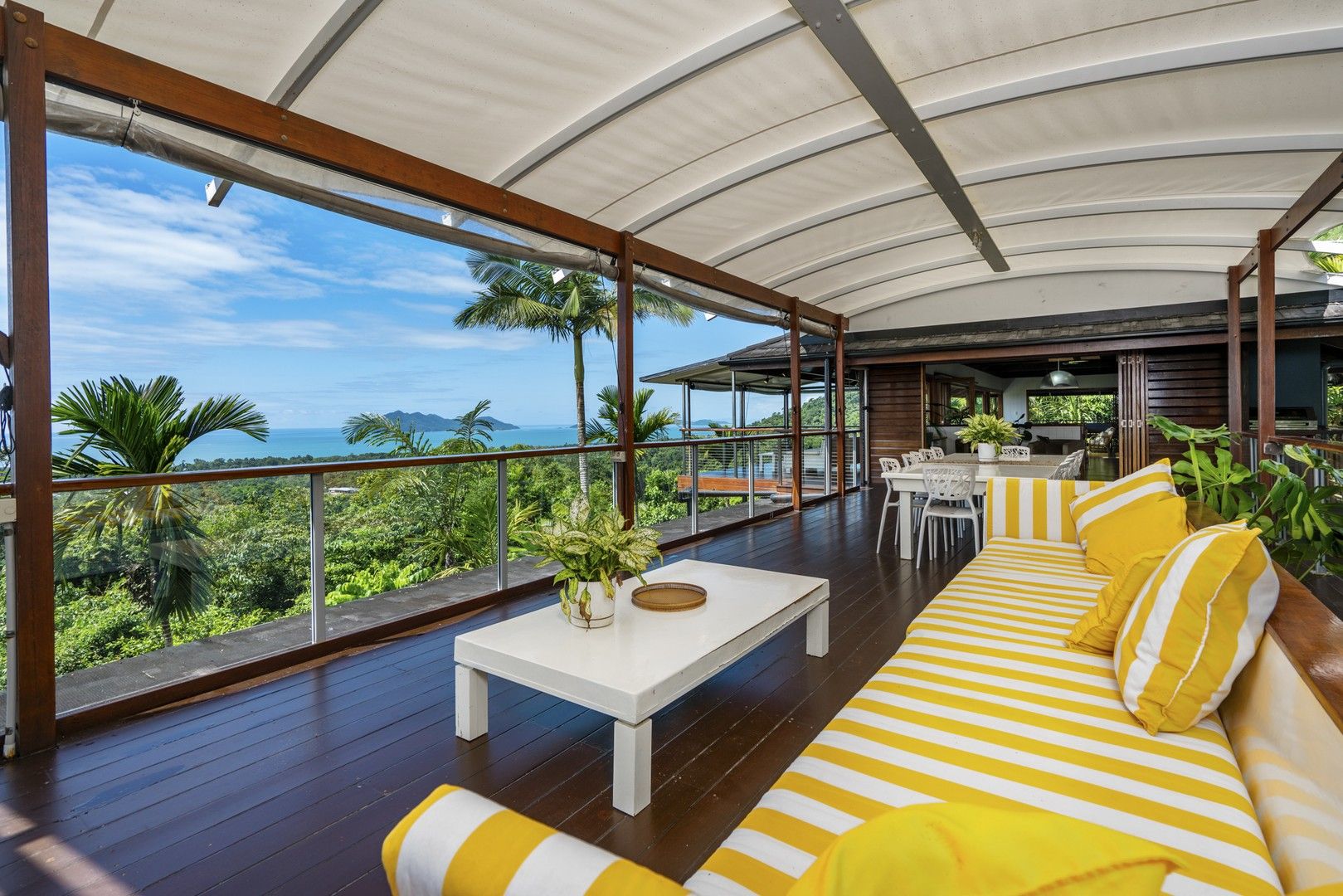 4 bedrooms House in 40 Mission Circle WONGALING BEACH QLD, 4852