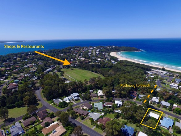 15 Lockhart Avenue, Mollymook Beach NSW 2539