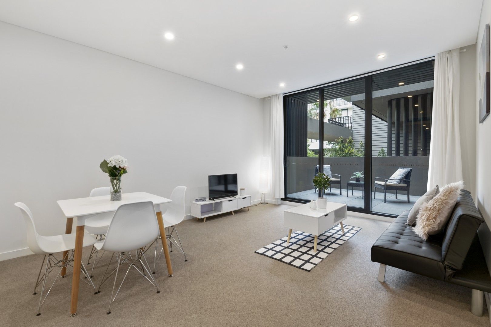 1 bedrooms Apartment / Unit / Flat in 5206/6 Tung Hop Street WATERLOO NSW, 2017
