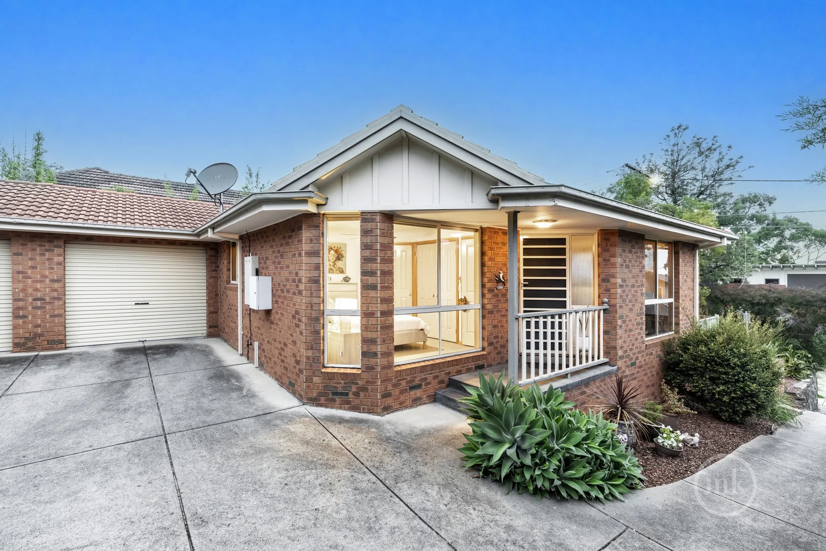 Primary image of 1/11 Graeme Avenue, Montmorency VIC 3094