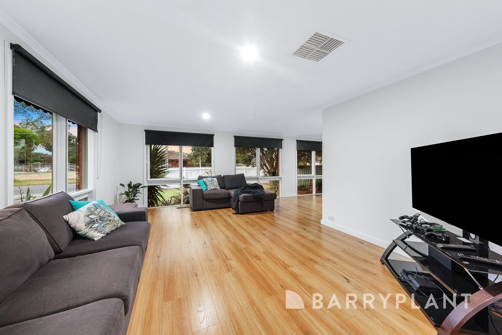 5 Harefield Crescent, Kealba VIC 3021, Image 2