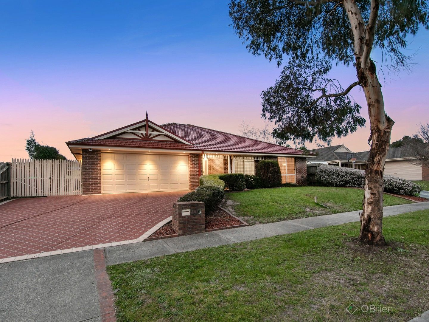 4 bedrooms House in 19 Charles Conder Place BERWICK VIC, 3806