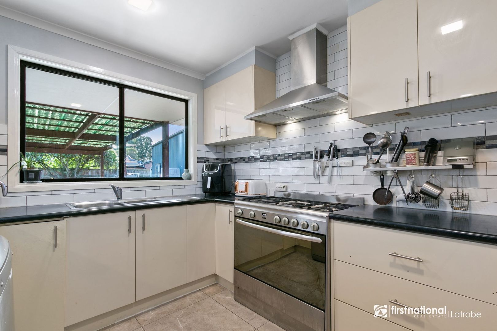 79 Main Street, Glengarry VIC 3854, Image 2