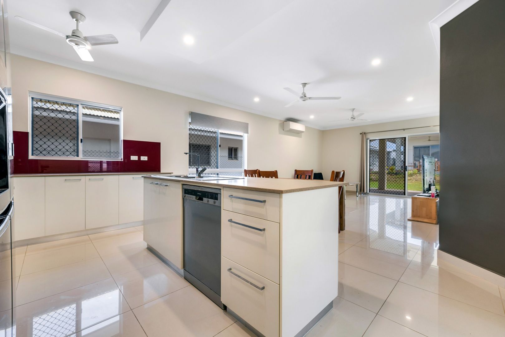 120 Sundew Circuit, Zuccoli NT 0832 House For Rent 650 Domain