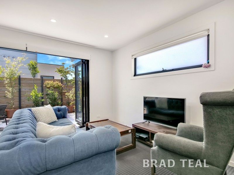 2/14 Bolingbroke Street, Pascoe Vale VIC 3044, Image 1