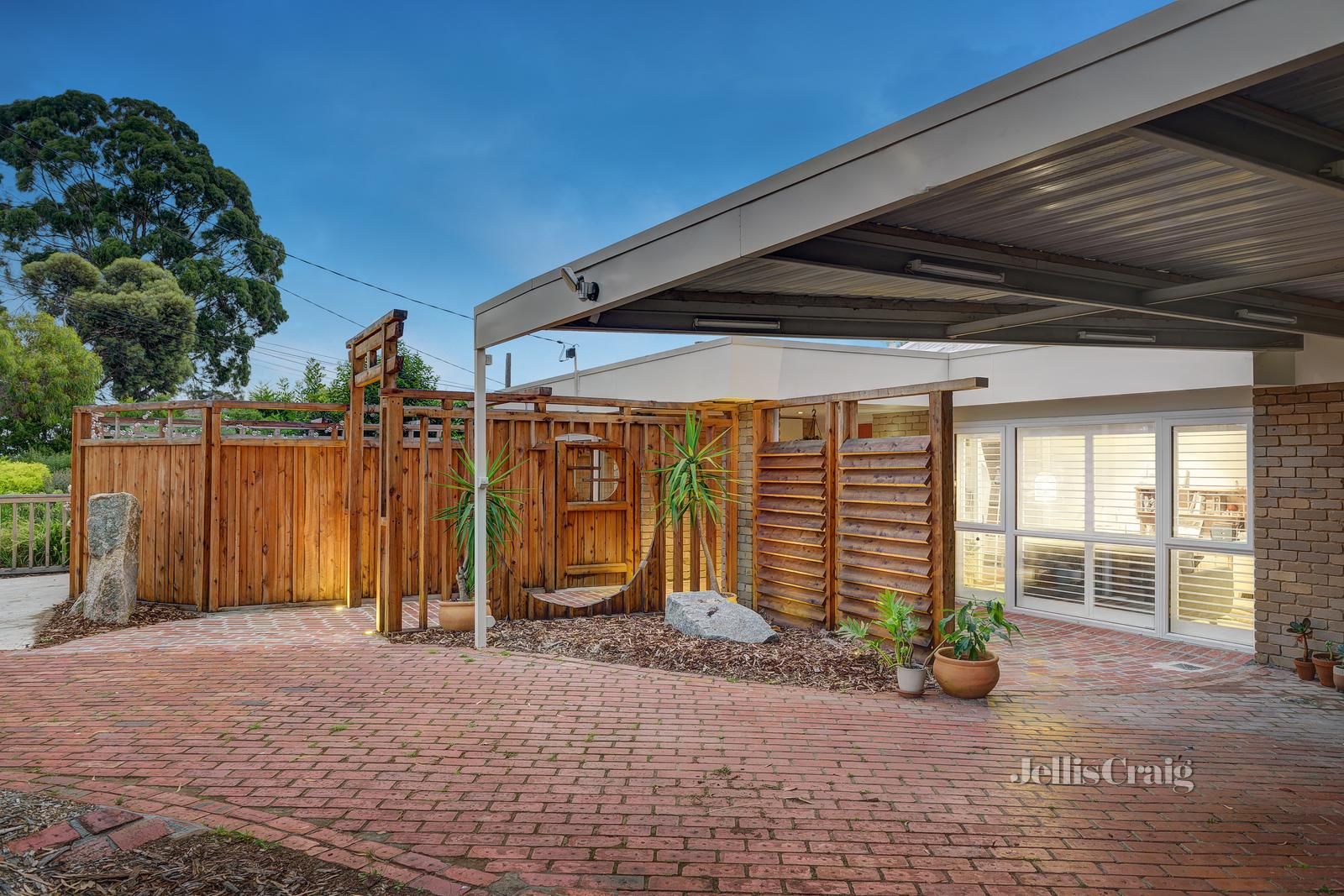 2 Davy Lane, Forest Hill VIC 3131, Image 2