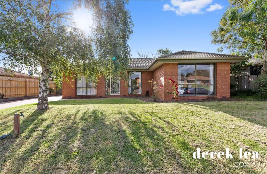 3 bedrooms House in 16 Bokissa Drive FRANKSTON VIC, 3199
