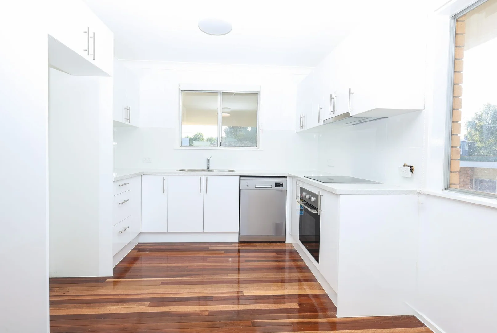 Additional image 2 of 20 Loveanius street, Silkstone QLD 4304