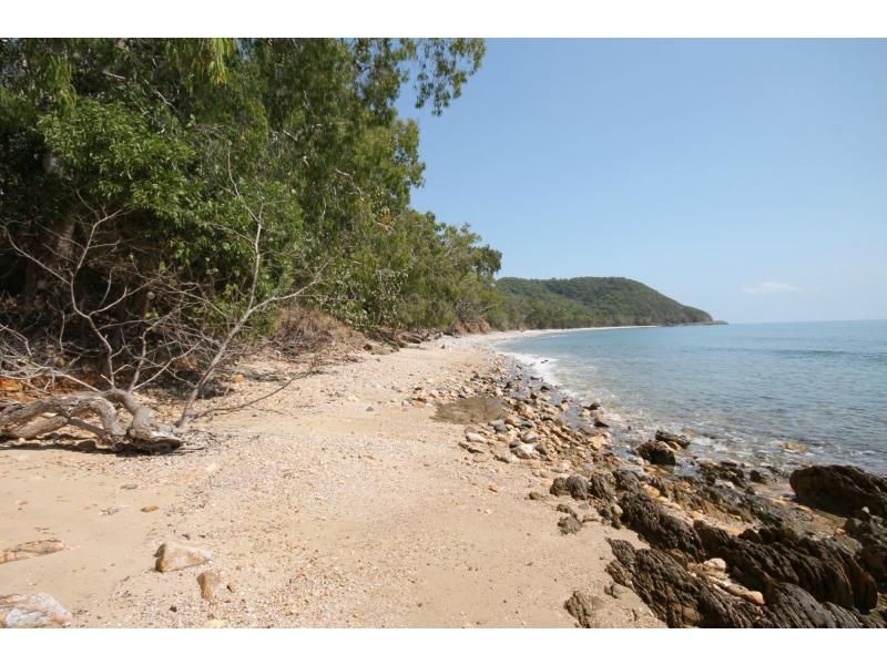 9 Toll Gate Road, Oak Beach QLD 4877, Image 0