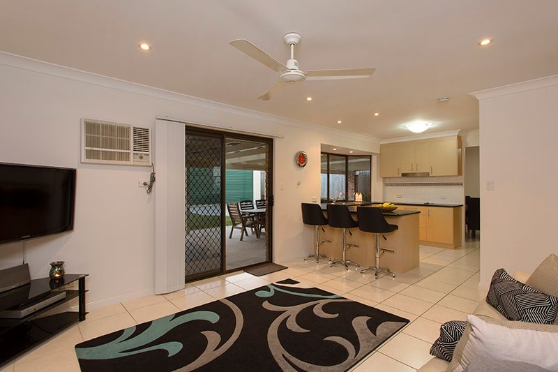 4 Rosewood Street, Daisy Hill QLD 4127, Image 2